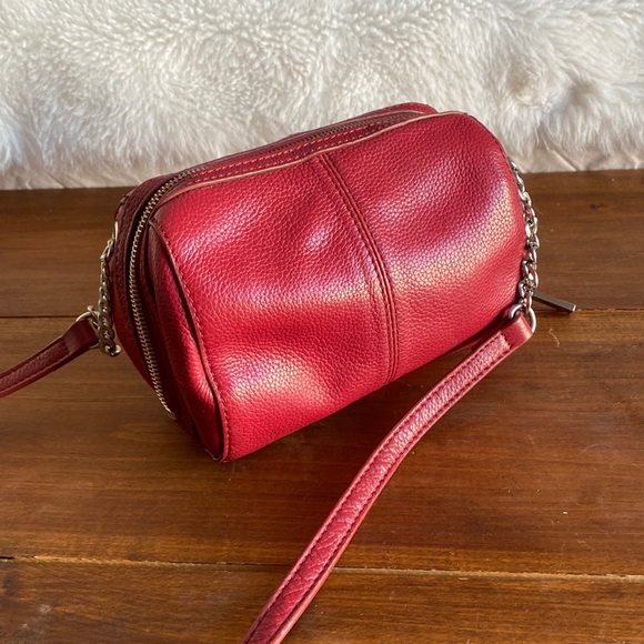 *Popping* magenta Neiman Marcus crossbody bag - Picture 1 of 7